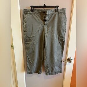LOFT Olive Green “Julie” Capris size 16